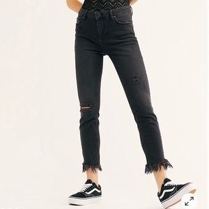 FREE PEOPLE SUPER DISTRESSED JEANS